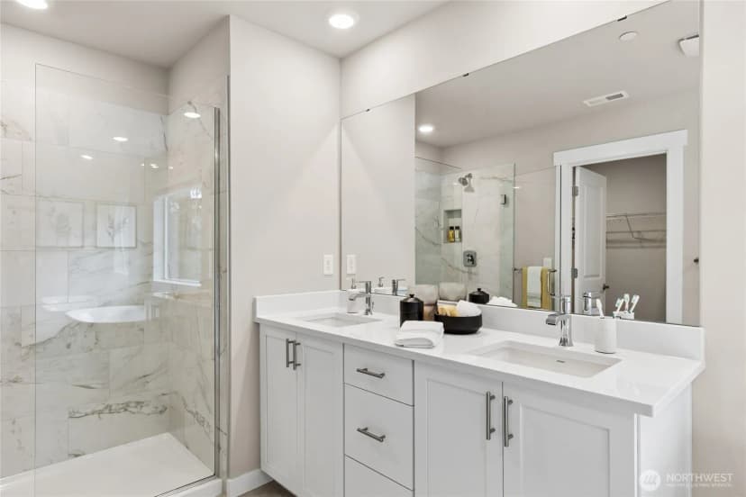 Property photo for 10520 135th Place Ne #36, Kirkland photo 19