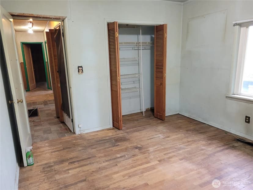 Property photo for 13715 45th Avenue S, Tukwila photo 11