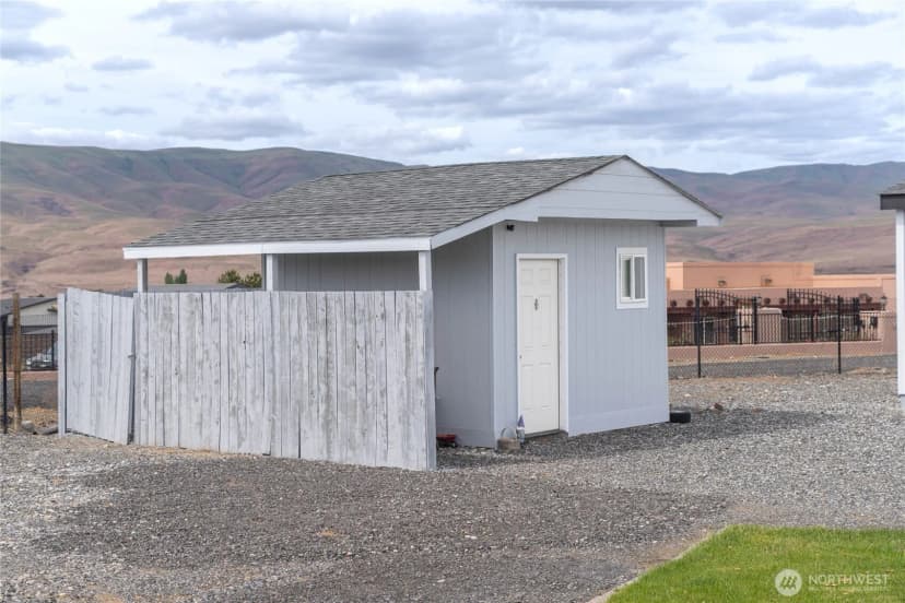 Property photo for 191 Davidson Place Sw, Mattawa photo 24