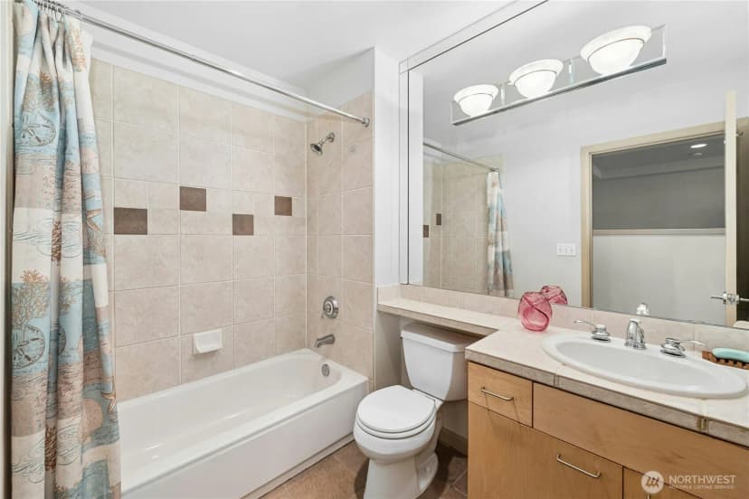 Property photo for 2319 1st Avenue #503, Seattle photo 16