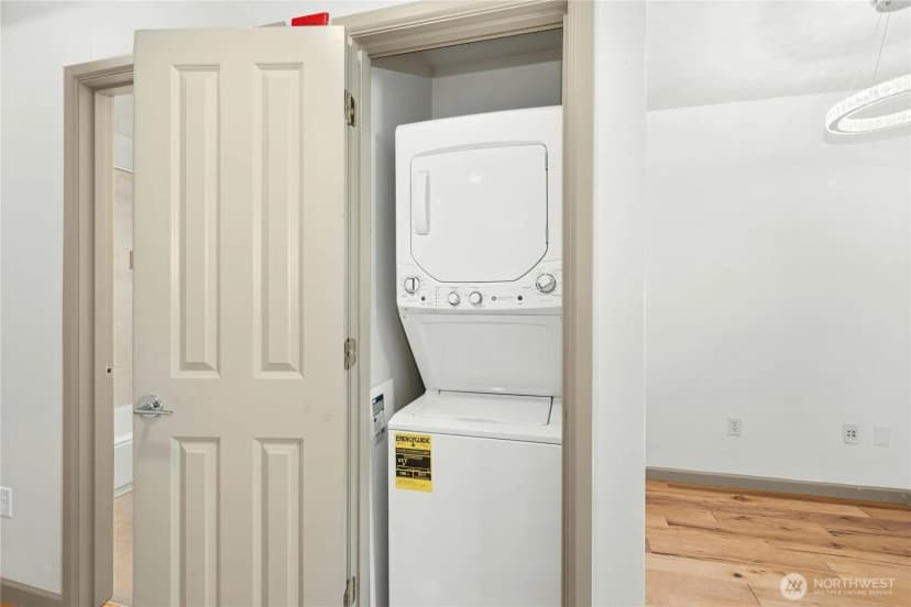 Property photo for 2319 1st Avenue #503, Seattle photo 18