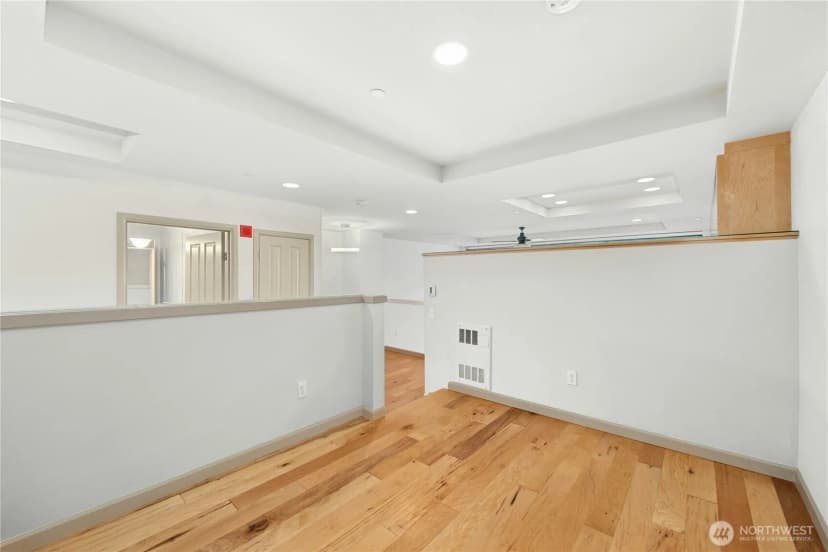 Property photo for 2319 1st Avenue #503, Seattle photo 14