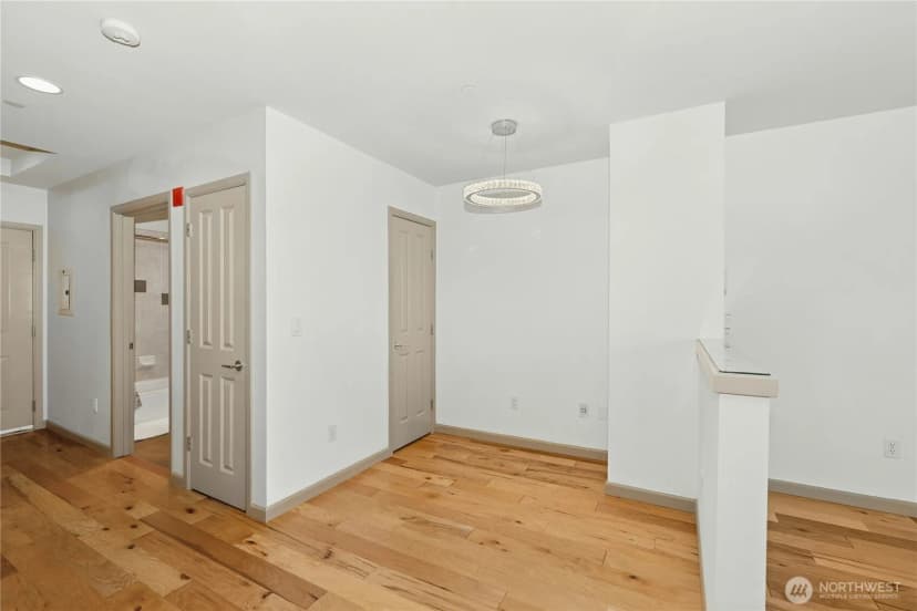Property photo for 2319 1st Avenue #503, Seattle photo 10