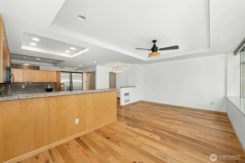 Property photo for 2319 1st Avenue #503, Seattle photo 8