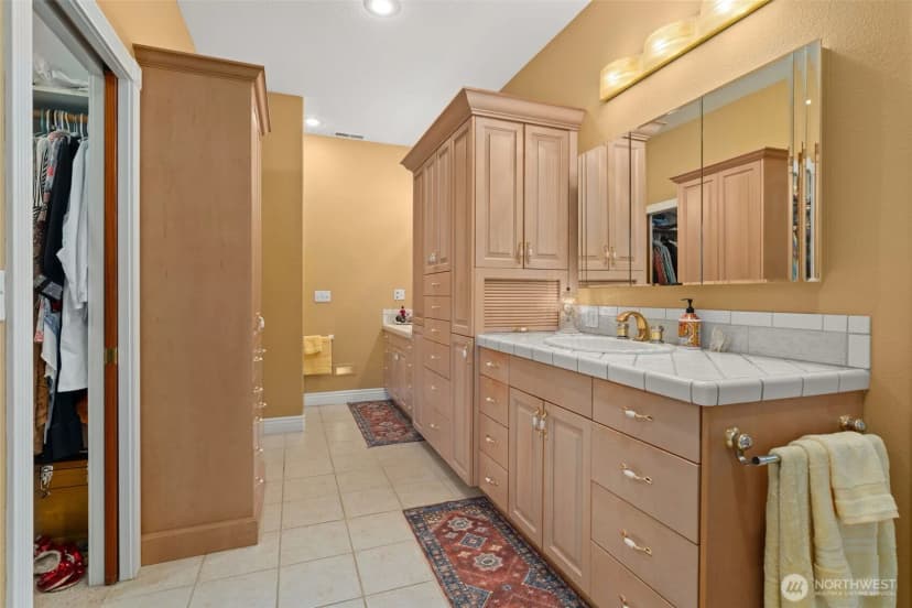 Property photo for 2599 Seminary Hill Road, Centralia photo 12