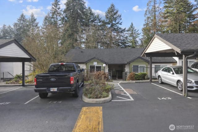 Property photo for 31500 33rd Place Sw #e201, Federal Way photo 2