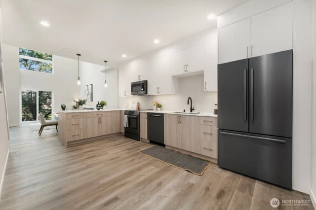 Property photo for 2017 W Bertona, Seattle photo 4