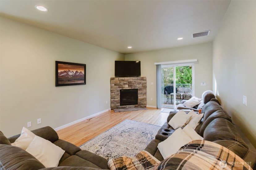 Property photo for 1568 Puget Drive E, Port Orchard photo 13