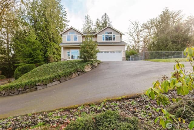Property photo for 1568 Puget Drive E, Port Orchard photo 2