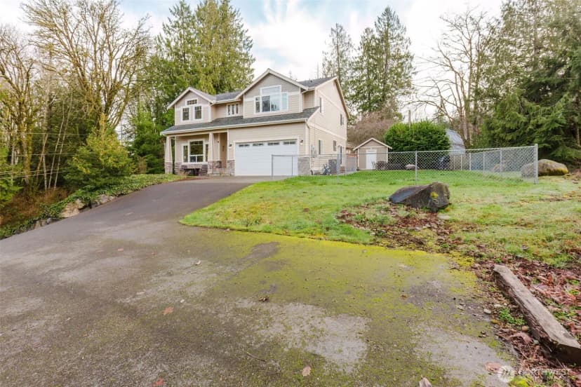 Property photo for 1568 Puget Drive E, Port Orchard photo 3