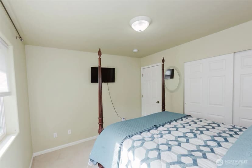 Property photo for 1568 Puget Drive E, Port Orchard photo 27