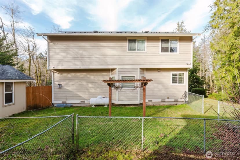 Property photo for 1568 Puget Drive E, Port Orchard photo 39