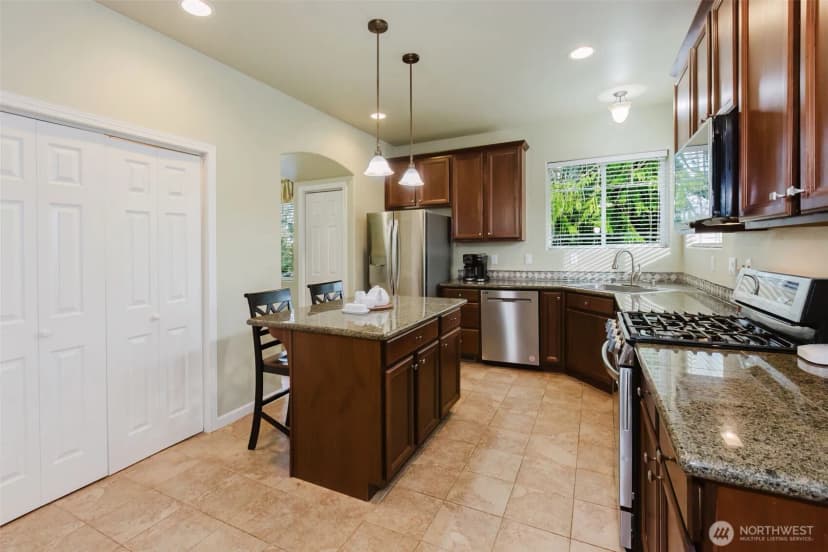 Property photo for 1568 Puget Drive E, Port Orchard photo 11
