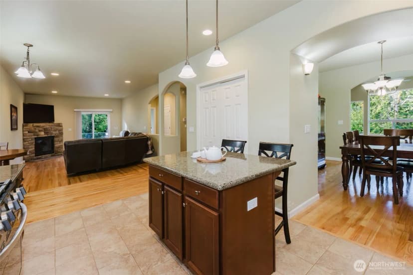 Property photo for 1568 Puget Drive E, Port Orchard photo 10