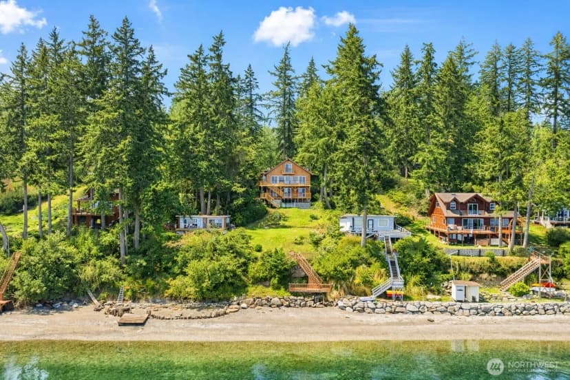 Property photo for 913 E Herron Blvd, Lakebay