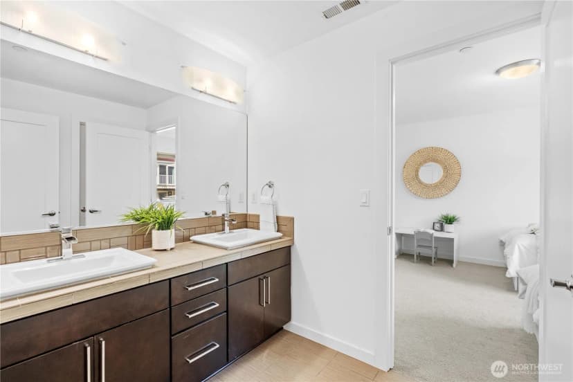 Property photo for 2414 Garden Court N, Renton photo 36