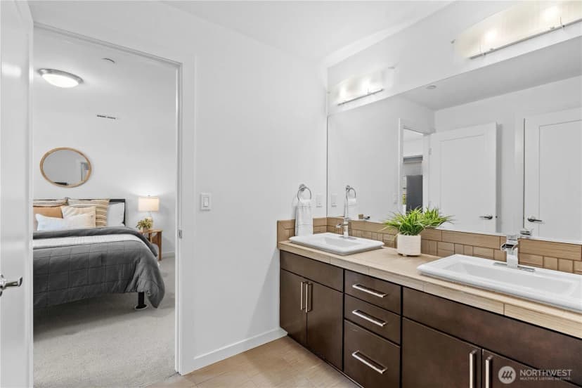 Property photo for 2414 Garden Court N, Renton photo 34