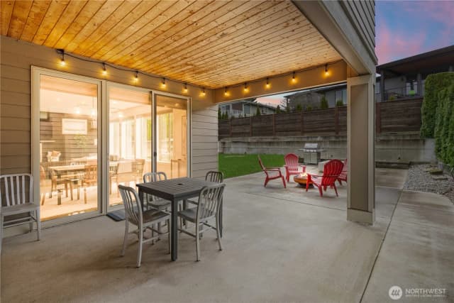 Property photo for 2414 Garden Court N, Renton photo 3
