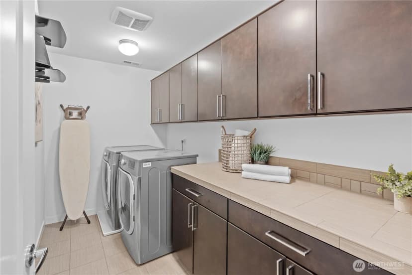 Property photo for 2414 Garden Court N, Renton photo 37