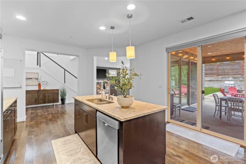 Property photo for 2414 Garden Court N, Renton photo 14
