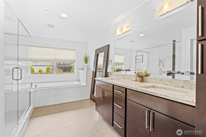 Property photo for 2414 Garden Court N, Renton photo 28