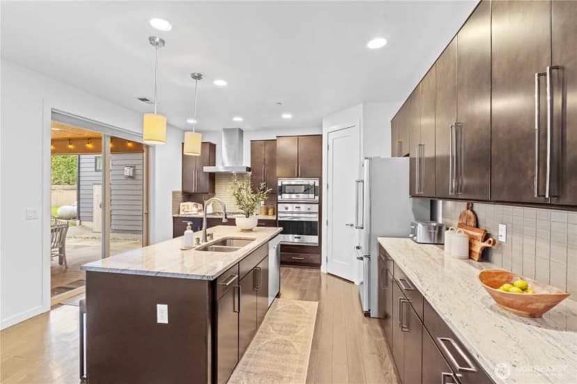 Property photo for 2414 Garden Court N, Renton photo 15