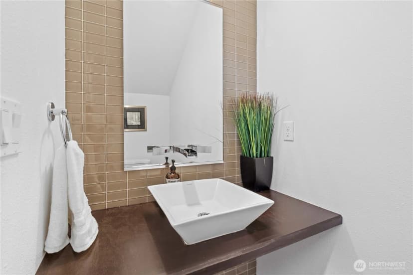 Property photo for 2414 Garden Court N, Renton photo 19