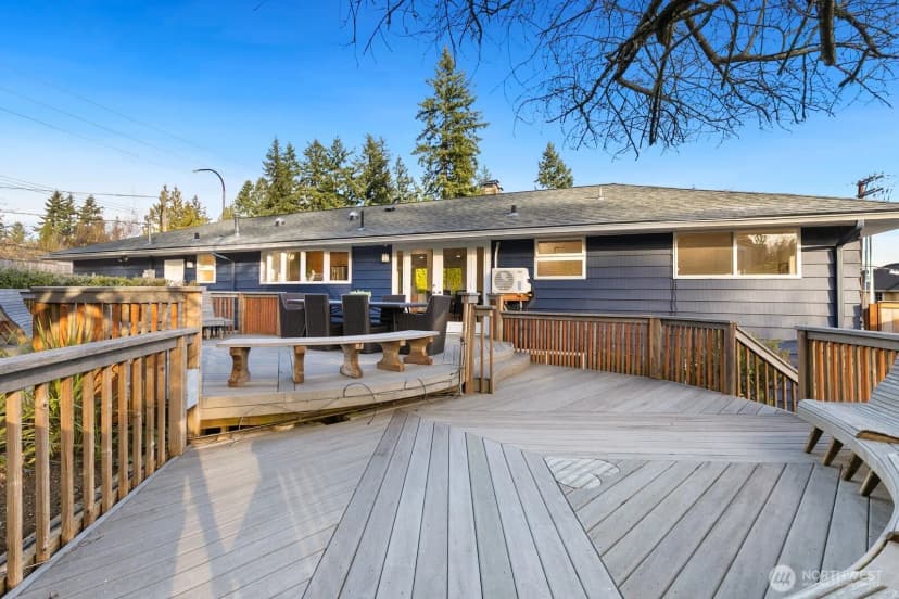 Property photo for 2321 100th Avenue Ne, Bellevue photo 28