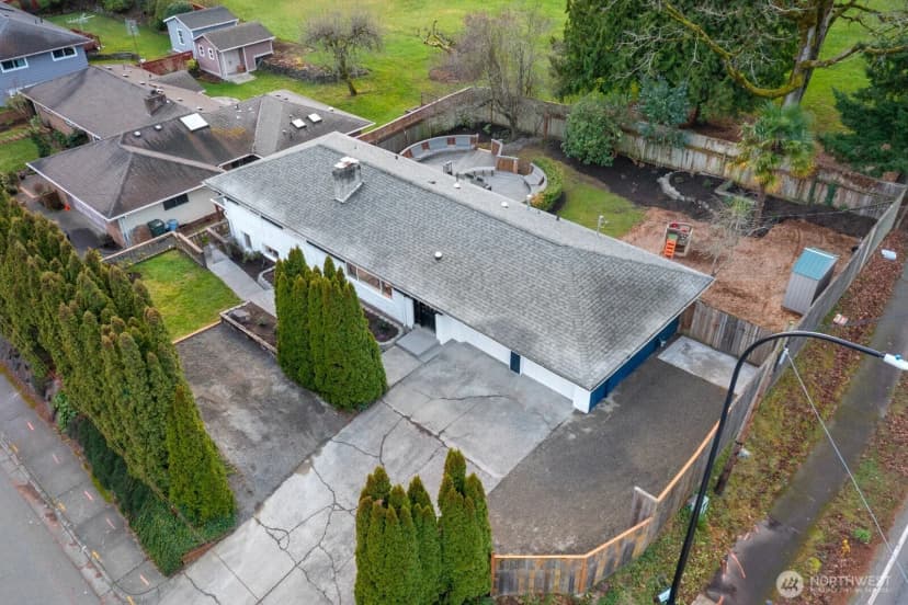Property photo for 2321 100th Avenue Ne, Bellevue photo 31