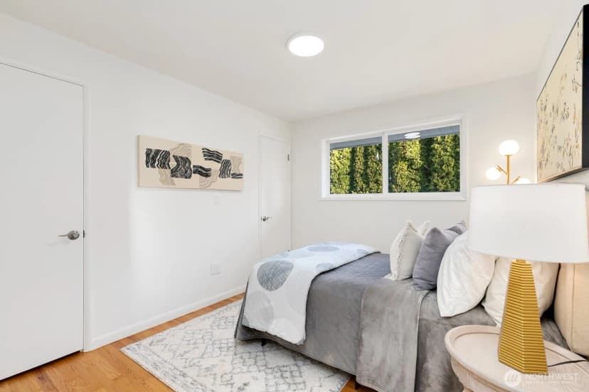 Property photo for 2321 100th Avenue Ne, Bellevue photo 17