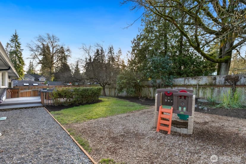 Property photo for 2321 100th Avenue Ne, Bellevue photo 29