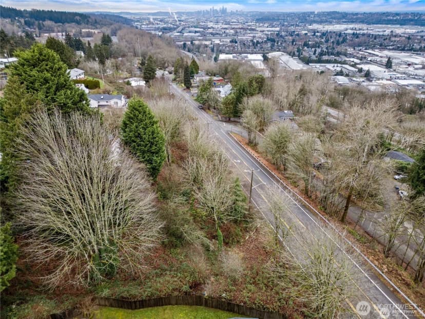 Property photo for 10301 Myers Way S, Seattle photo 8