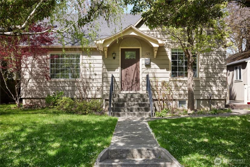 Property photo for 123 E Maple Street, Walla Walla