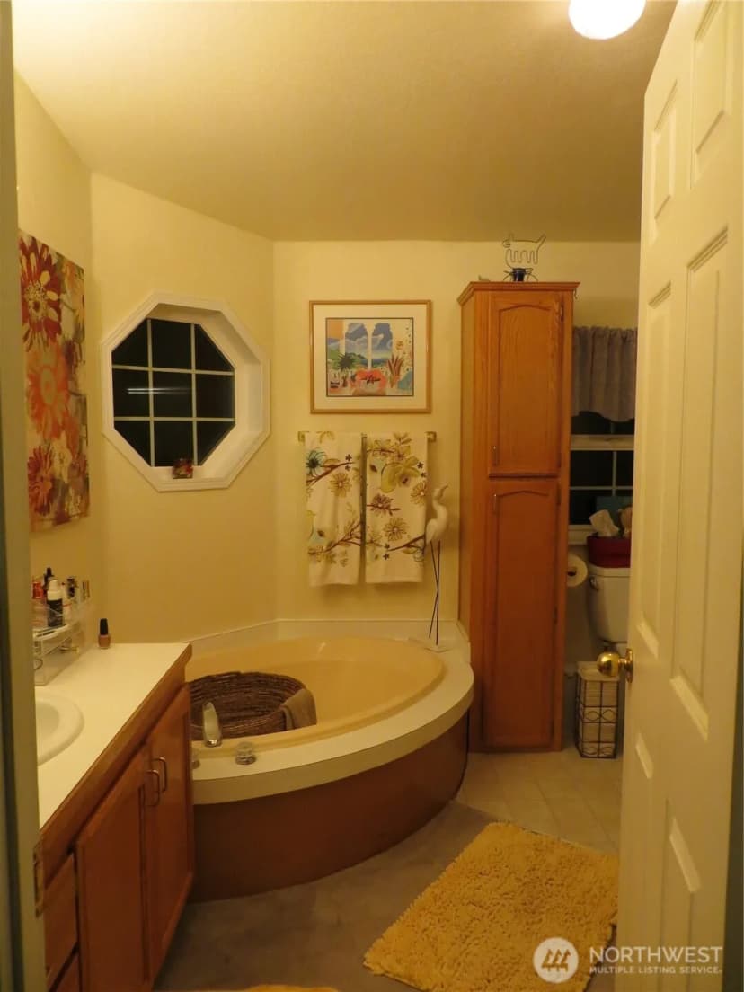 Property photo for 23800 Se Tiger Mountain Rd, Issaquah photo 10