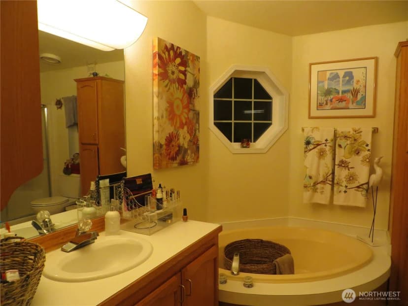 Property photo for 23800 Se Tiger Mountain Rd, Issaquah photo 9
