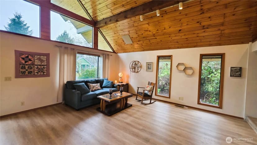 Property photo for 30708 N Place, Ocean Park photo 2