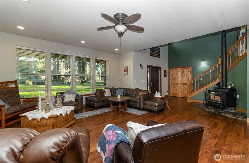 Property photo for 6824 137th Drive Ne, Lake Stevens photo 7