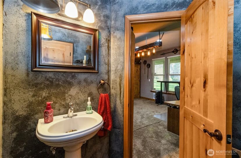 Property photo for 6824 137th Drive Ne, Lake Stevens photo 8