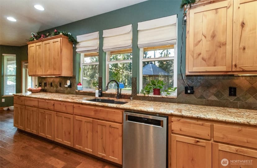 Property photo for 6824 137th Drive Ne, Lake Stevens photo 14