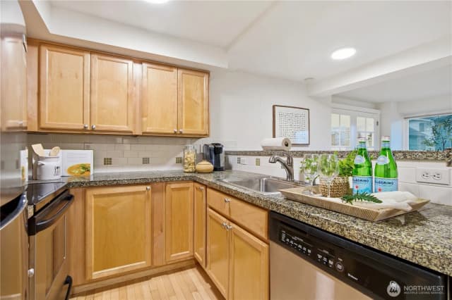 Property photo for 1525 Taylor Ave N #203, Seattle photo 4