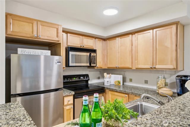 Property photo for 1525 Taylor Ave N #203, Seattle photo 5
