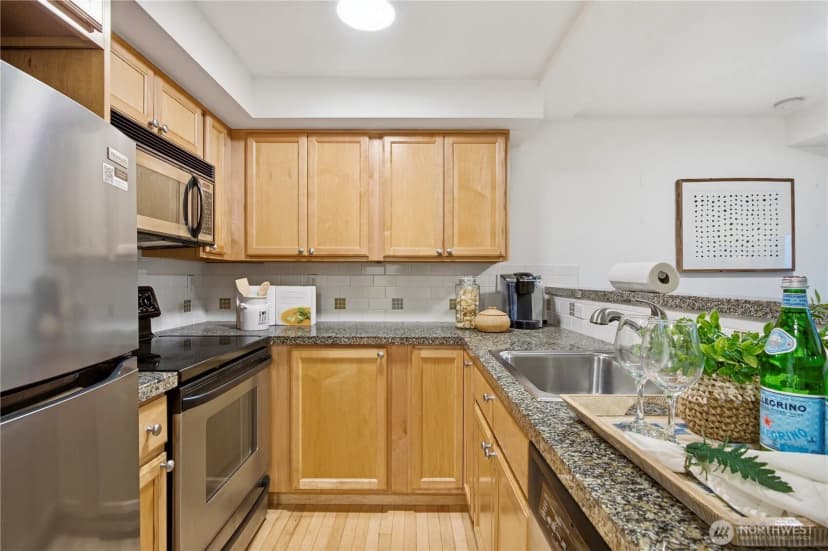 Property photo for 1525 Taylor Ave N #203, Seattle photo 3