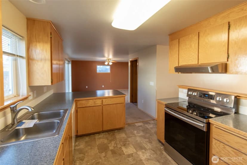Property photo for 407 N 75th Avenue, Yakima photo 7