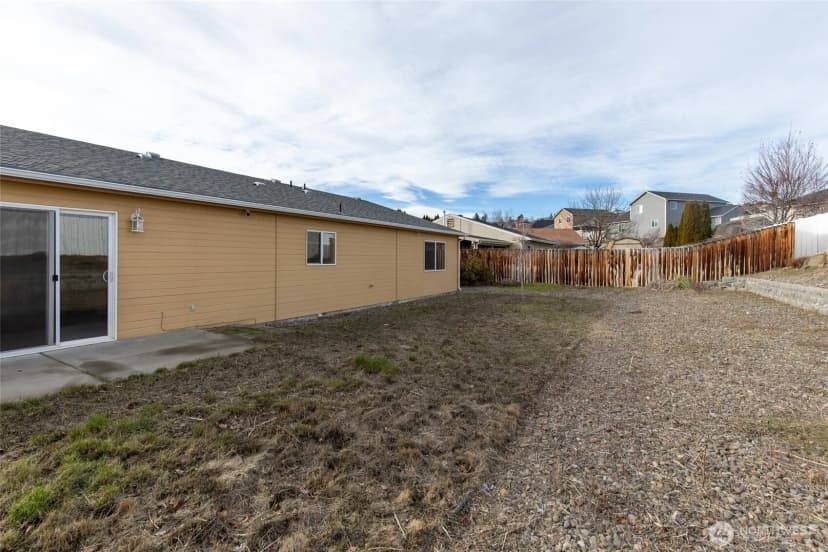 Property photo for 407 N 75th Avenue, Yakima photo 17