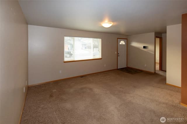 Property photo for 407 N 75th Avenue, Yakima photo 4