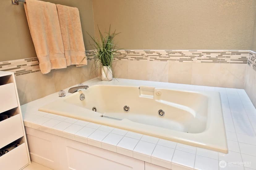 Property photo for 2471 Soundview Drive, Langley photo 16