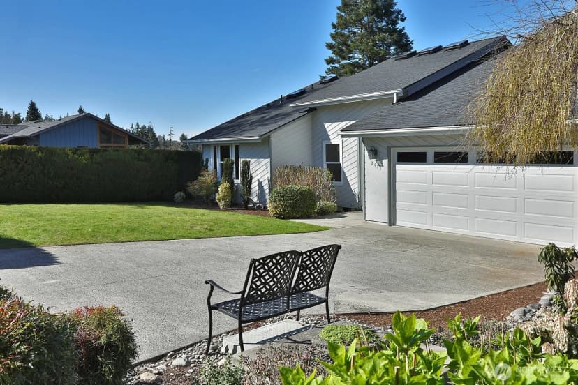 Property photo for 2471 Soundview Drive, Langley photo 24