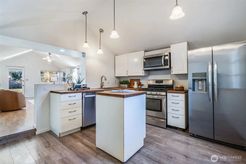 Property photo for 12406 2nd Place Sw, Seattle photo 11
