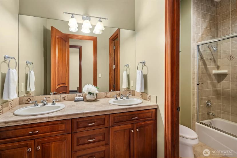 Property photo for 18212 244th Avenue Ne, Woodinville photo 33
