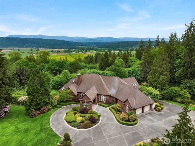 Property photo for 18212 244th Avenue Ne, Woodinville photo 2